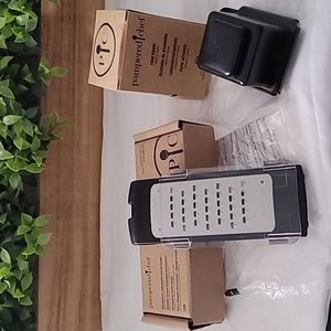 Pampered Chef Microplane Adjustable Coarse Grater & Food Holder - Never Used